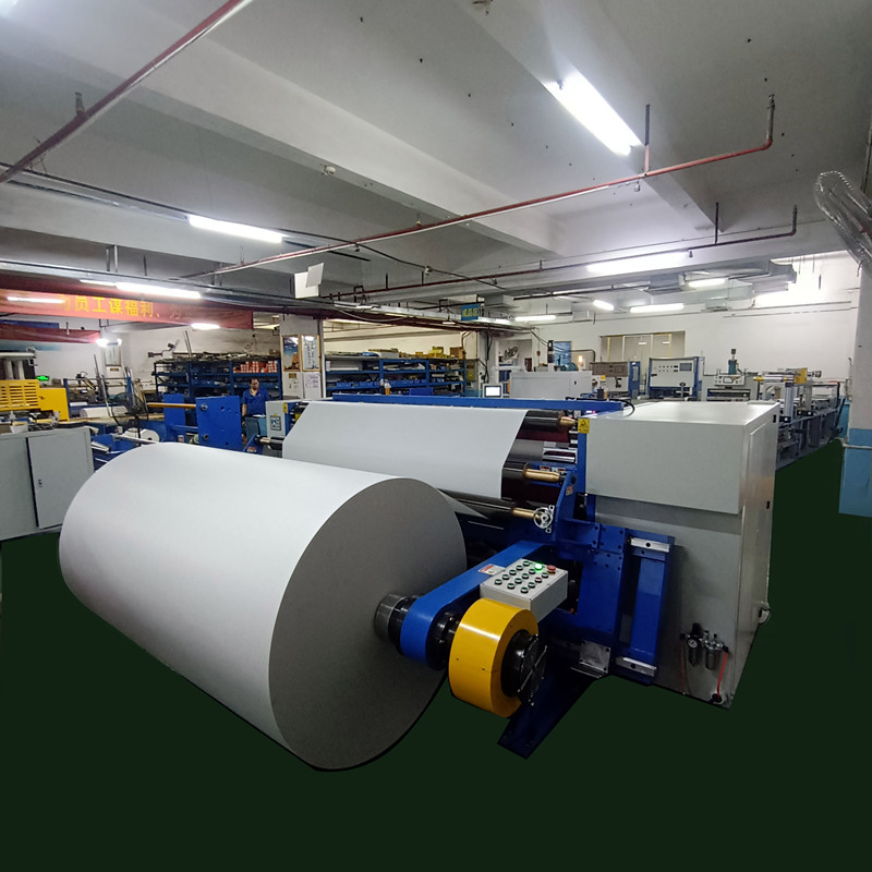 高(gāo)速分(fēn)切複卷機